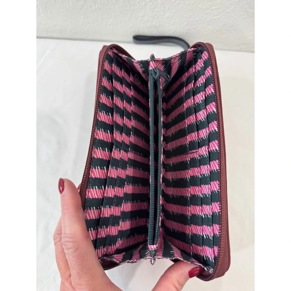 Vera Bradley Wristlet Wallet Zip Around Clutch Organizer Burgundy Women's‎